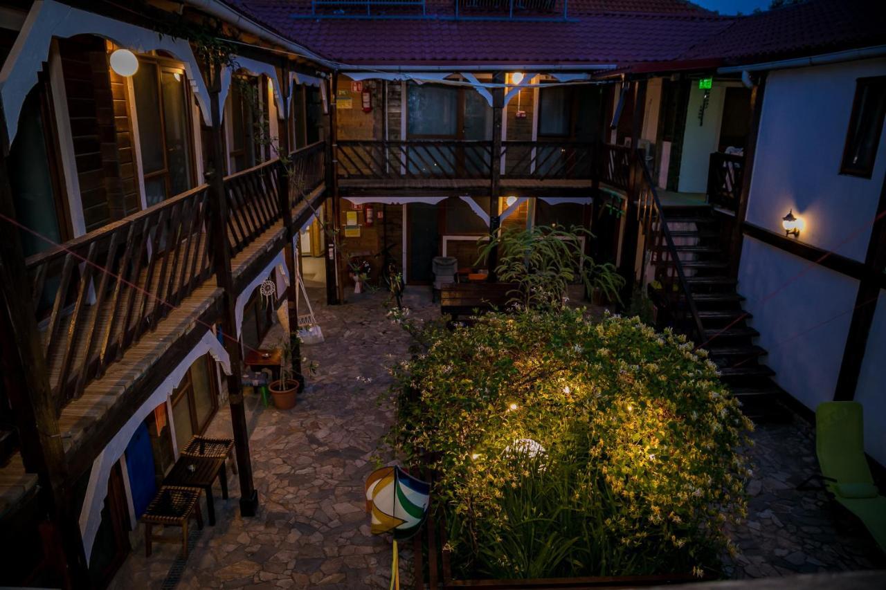 Bazart Vama Veche Hostel Bagian luar foto