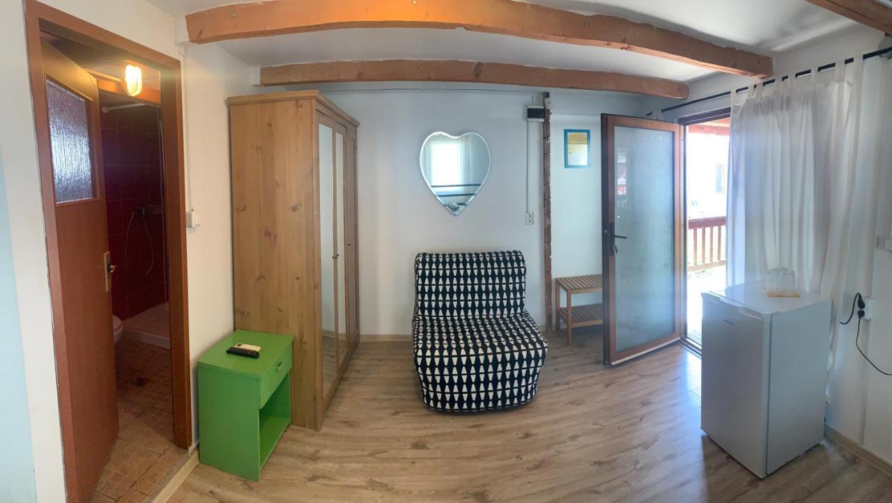 Bazart Vama Veche Hostel Bagian luar foto