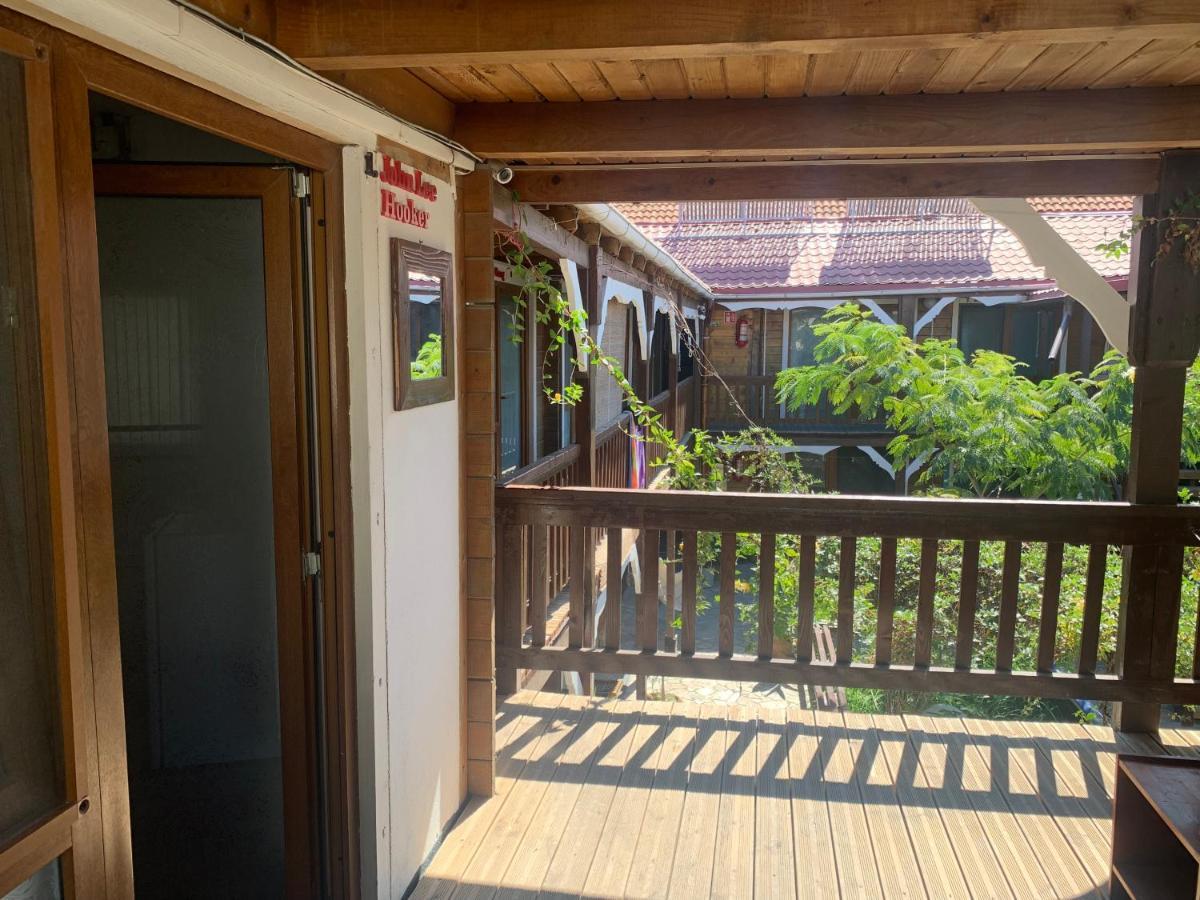 Bazart Vama Veche Hostel Bagian luar foto