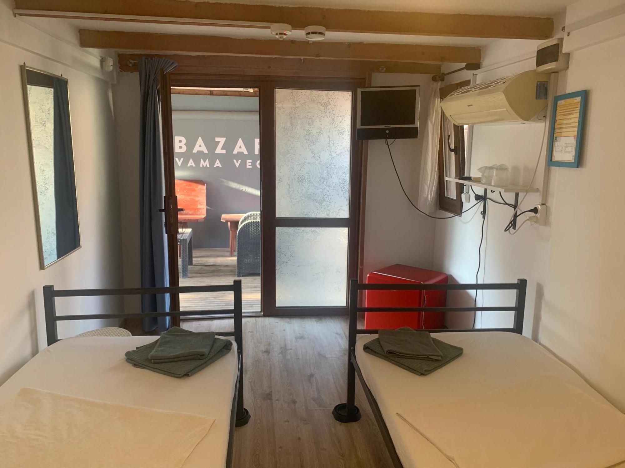 Bazart Vama Veche Hostel Bagian luar foto