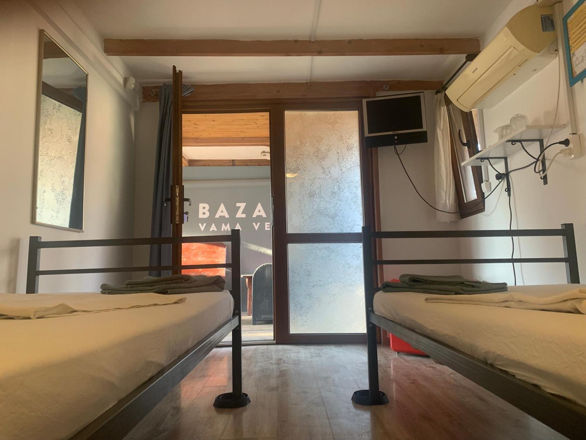 Bazart Vama Veche Hostel Bagian luar foto