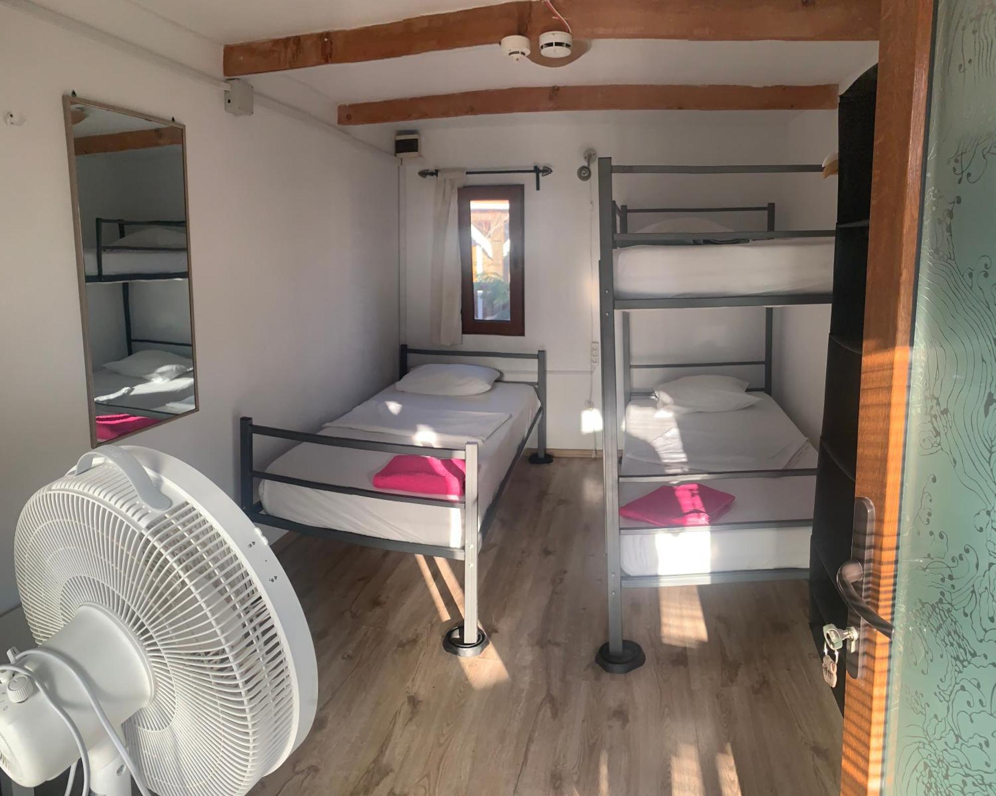 Bazart Vama Veche Hostel Bagian luar foto
