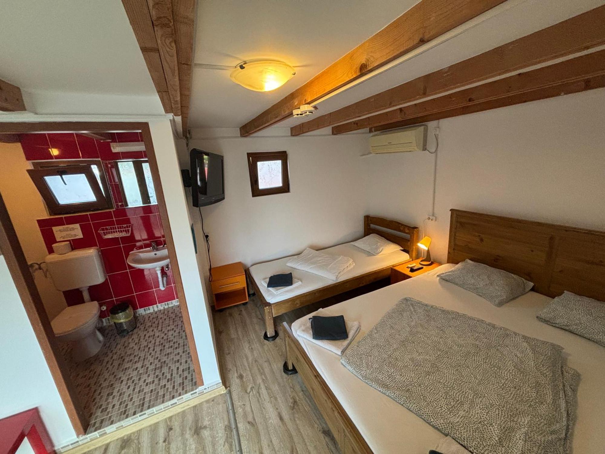 Bazart Vama Veche Hostel Bagian luar foto